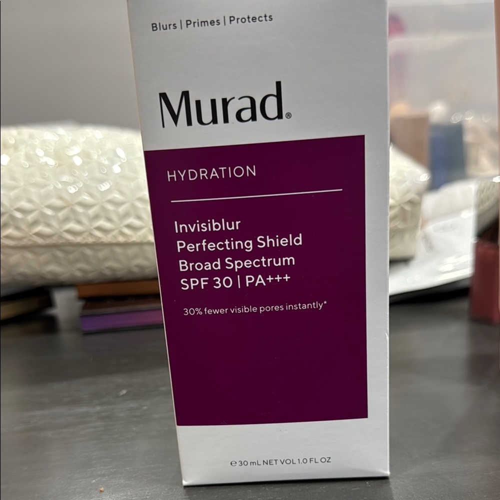 Murad Hydration Invisiblur Perfecting Shield SPF 30 - White and Purple